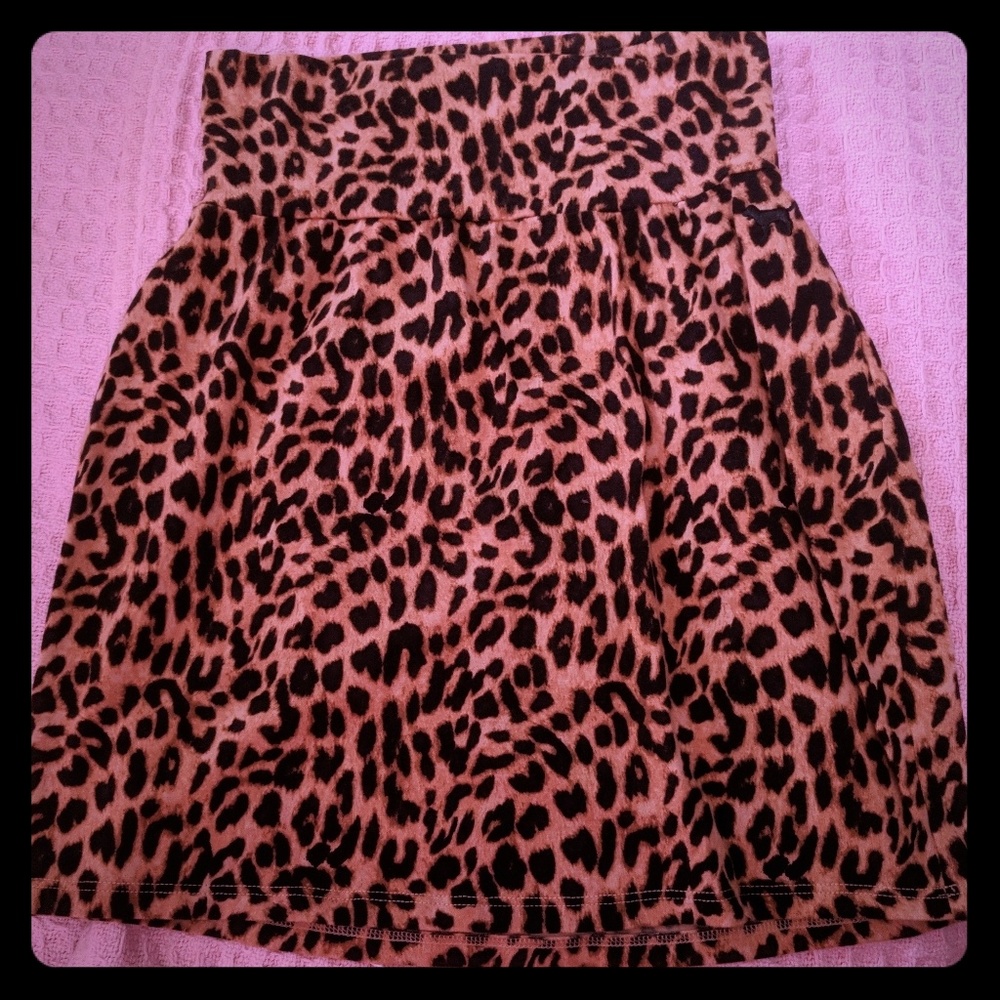 PINK (Victoria's Secret) Cheetah Print mini skirt